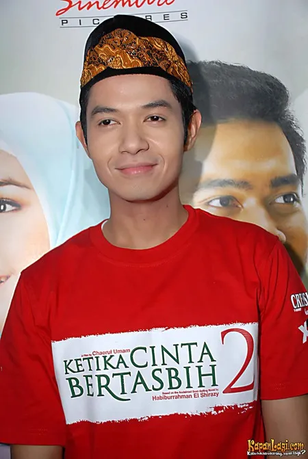 Foto Dude Harlino