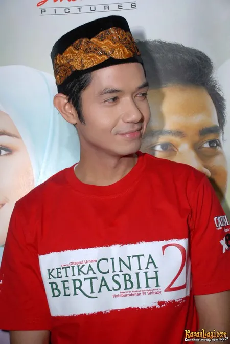 Foto Dude Harlino