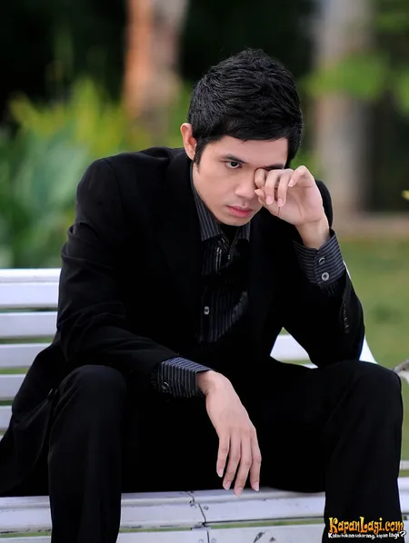 Foto Dude Harlino