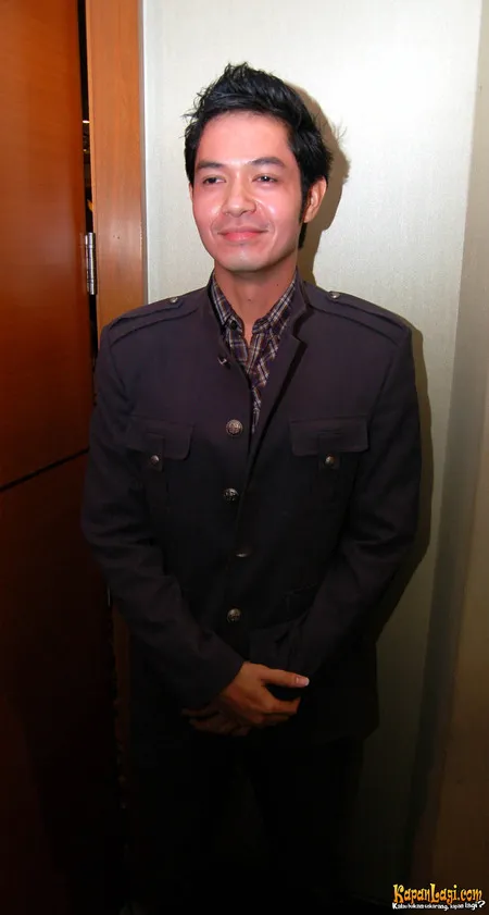 Foto Dude Harlino