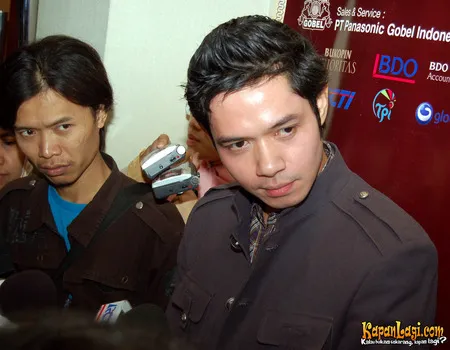 Foto Dude Harlino