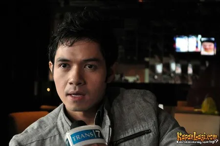 Foto Dude Harlino