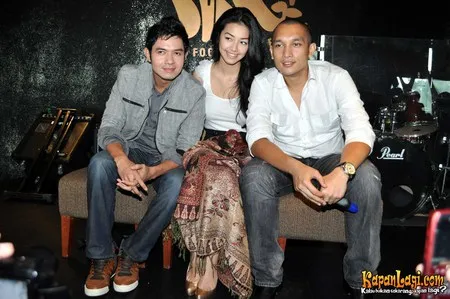 Foto Dude Harlino