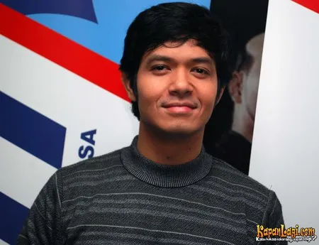 Foto Dude Harlino