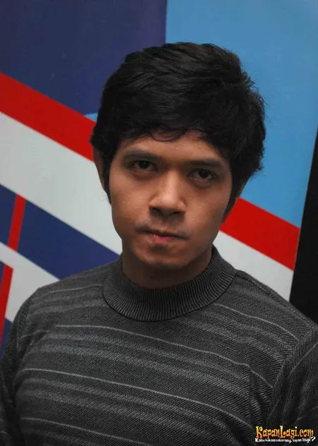 Foto Dude Harlino