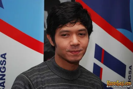 Foto Dude Harlino