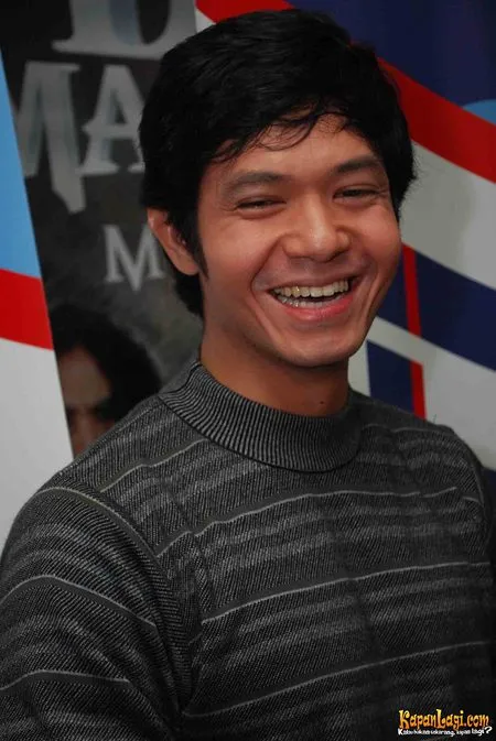 Foto Dude Harlino