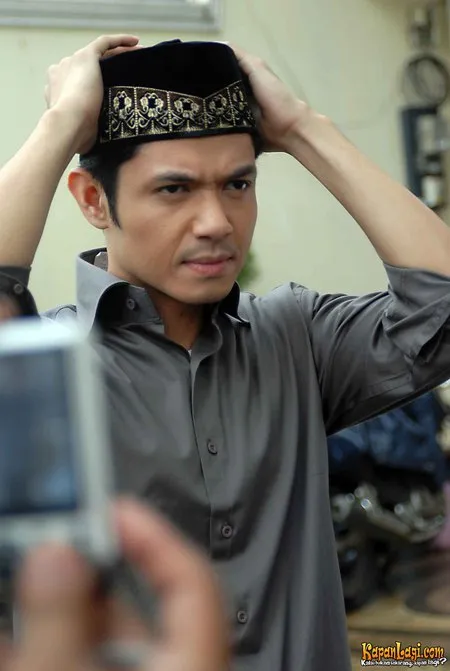 Foto Dude Harlino