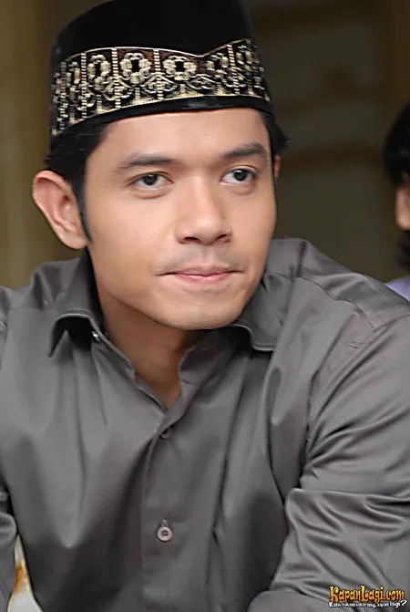 Foto Dude Harlino