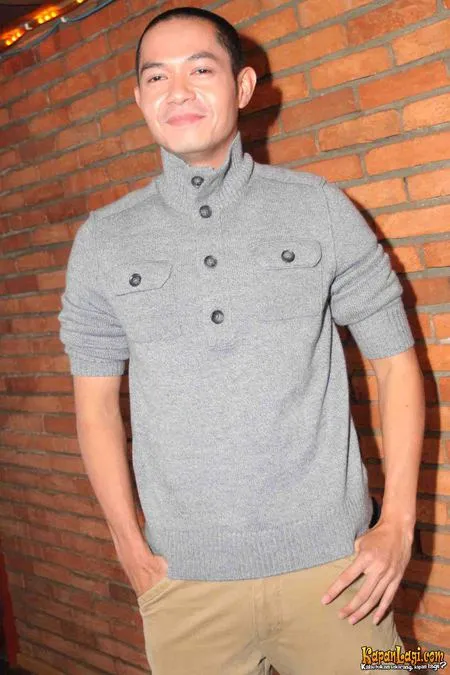 Foto Dude Harlino