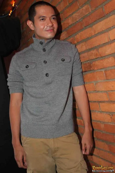 Foto Dude Harlino
