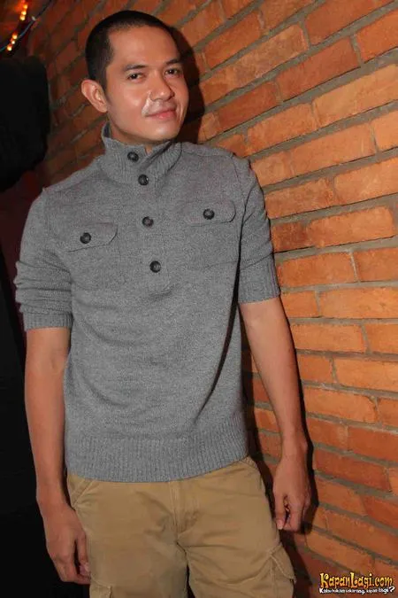 Foto Dude Harlino