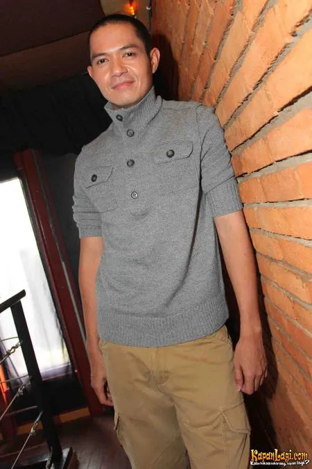 Foto Dude Harlino