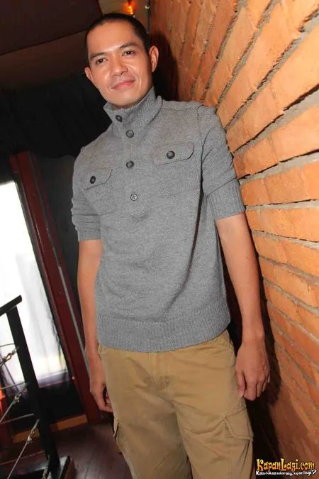Foto Dude Harlino