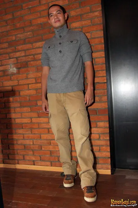 Foto Dude Harlino