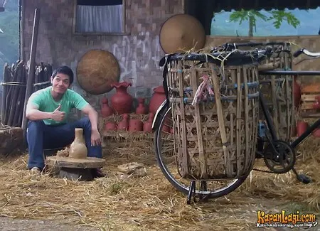 Foto Dude Harlino