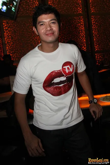 Foto Dude Harlino