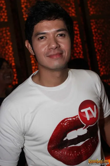 Foto Dude Harlino