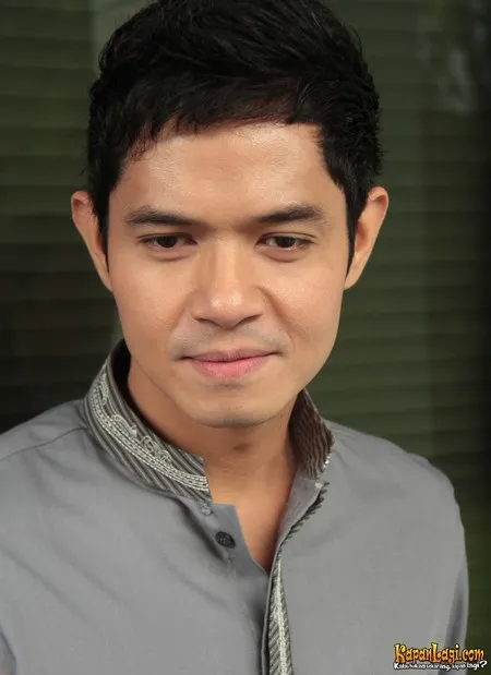 Foto Dude Harlino