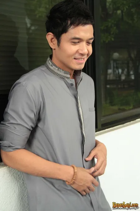 Foto Dude Harlino