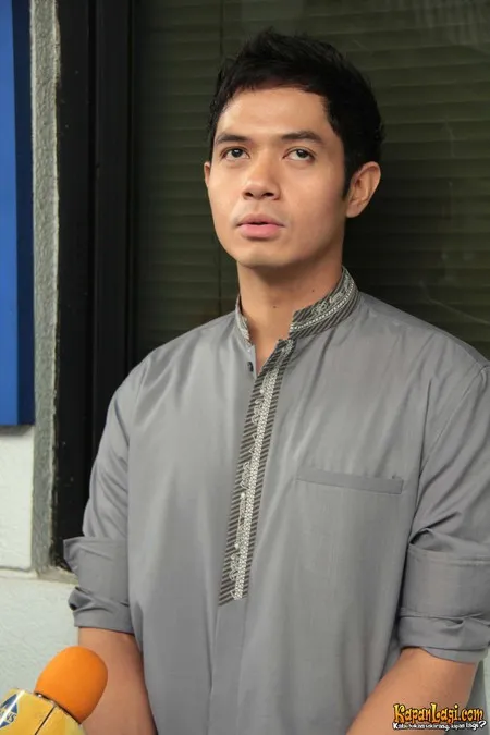 Foto Dude Harlino