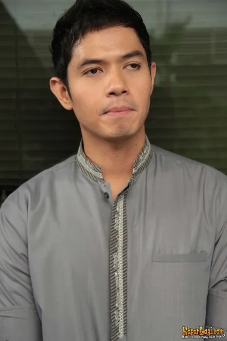 Foto Dude Harlino
