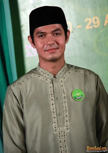 Foto Dude Harlino