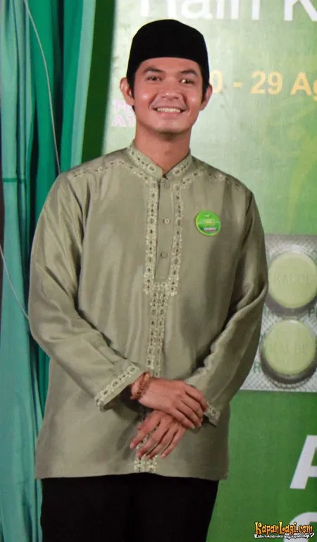 Foto Dude Harlino