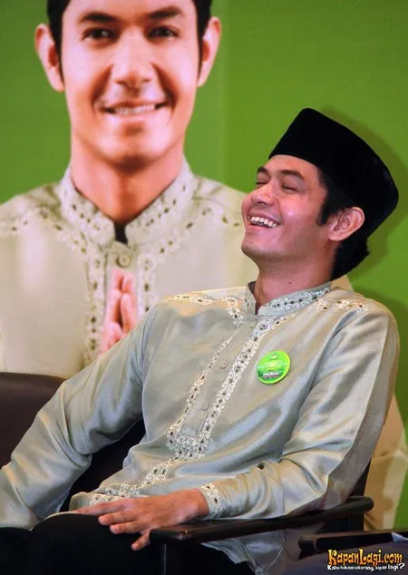 Foto Dude Harlino