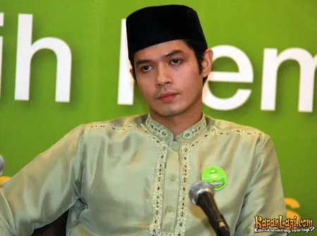 Foto Dude Harlino