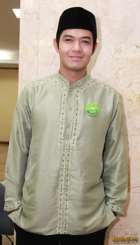Foto Dude Harlino