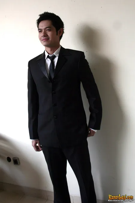 Foto Dude Harlino
