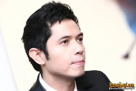 Foto Dude Harlino