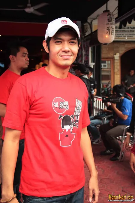 Foto Dude Harlino