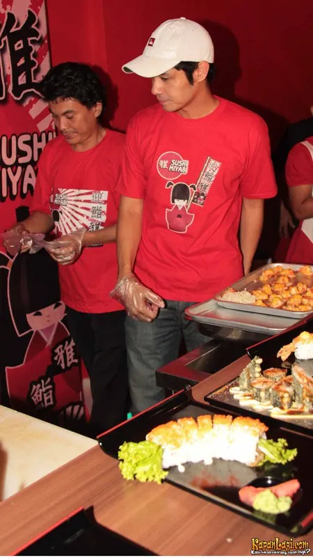 Foto Dude Harlino