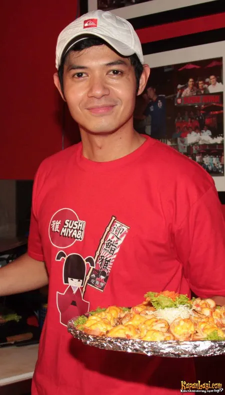 Foto Dude Harlino