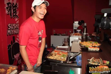 Foto Dude Harlino