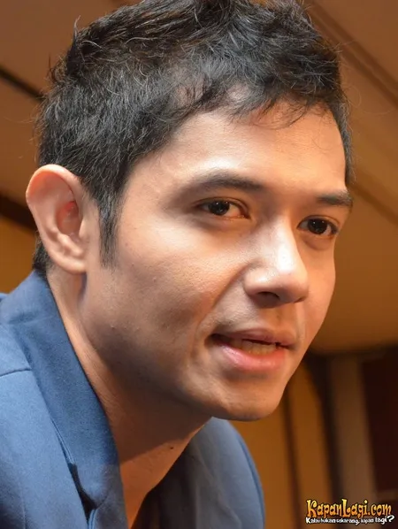 Foto Dude Harlino