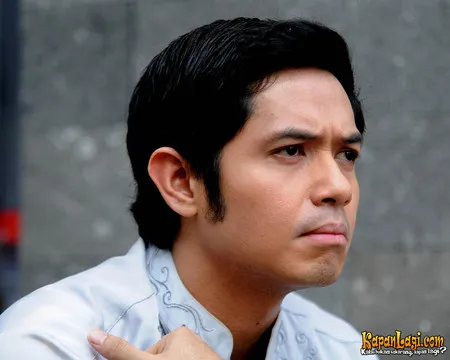 Foto Dude Harlino
