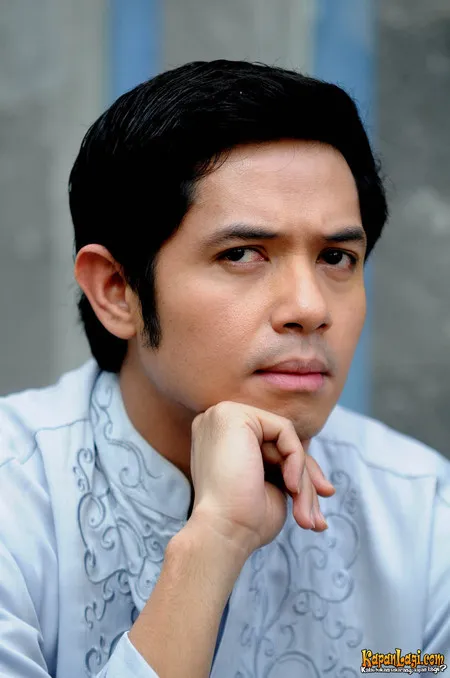 Foto Dude Harlino