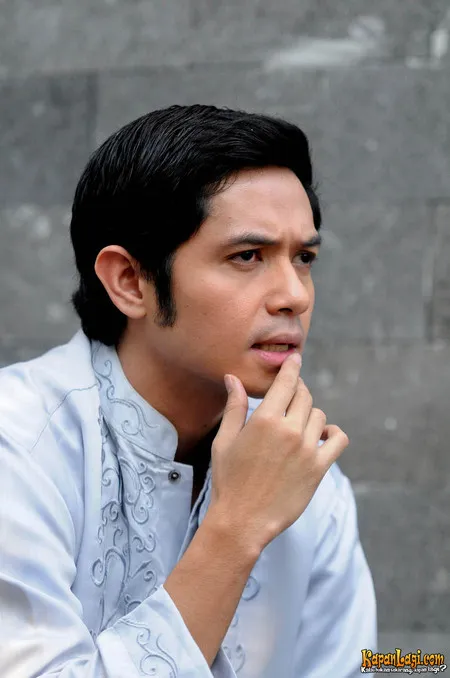 Foto Dude Harlino