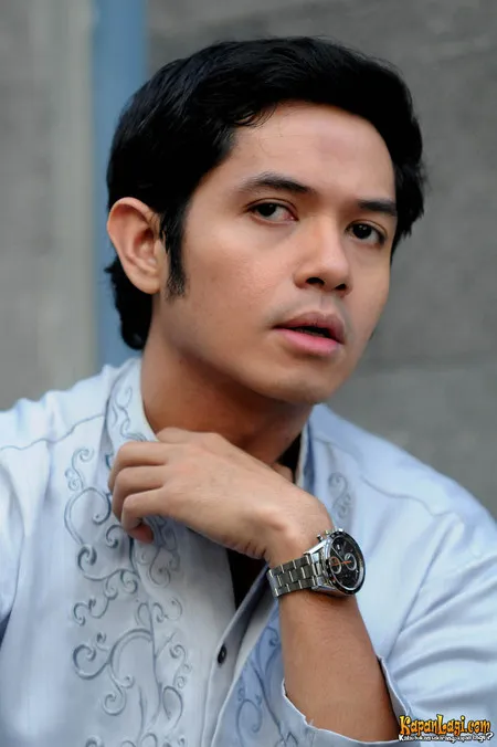 Foto Dude Harlino