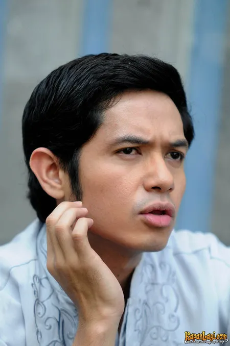 Foto Dude Harlino