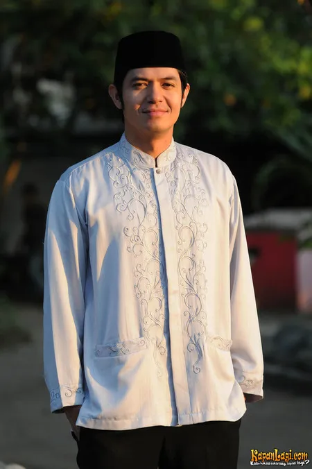 Foto Dude Harlino