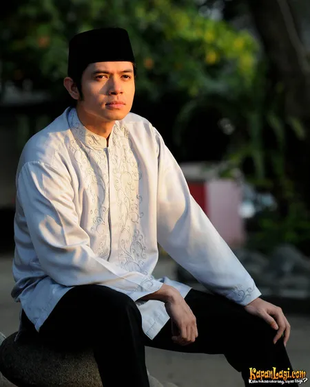 Foto Dude Harlino