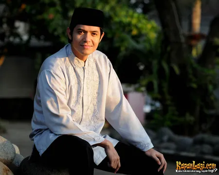 Foto Dude Harlino
