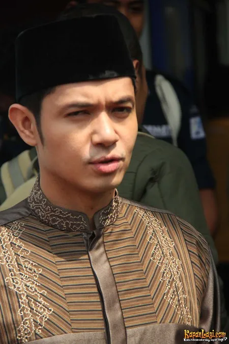 Foto Dude Harlino
