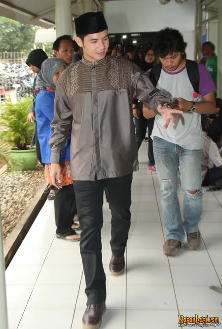 Foto Dude Harlino