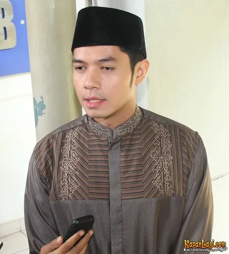 Foto Dude Harlino