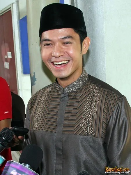 Foto Dude Harlino